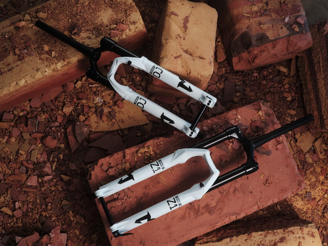 Marzocchi發佈限量版全系列傳奇白色Bomber前叉