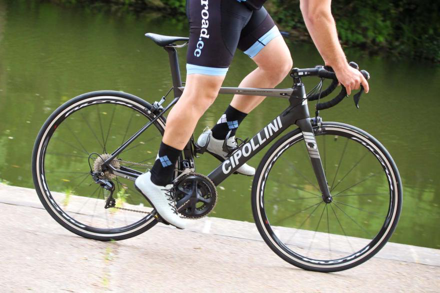 外媒評測Cipollini MCM,一輛可以定制幾何的碳纖維公路車