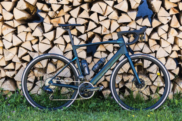 BMC 發布 Roadmachine AMP,使用最輕的電助力系統,正式進軍 e-Road